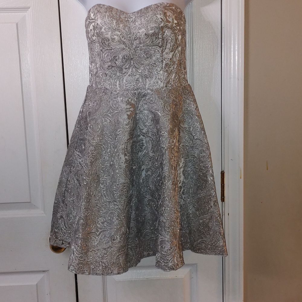 Minuete  silver spring formal prom graduation strapless dress  Sz S NWT
